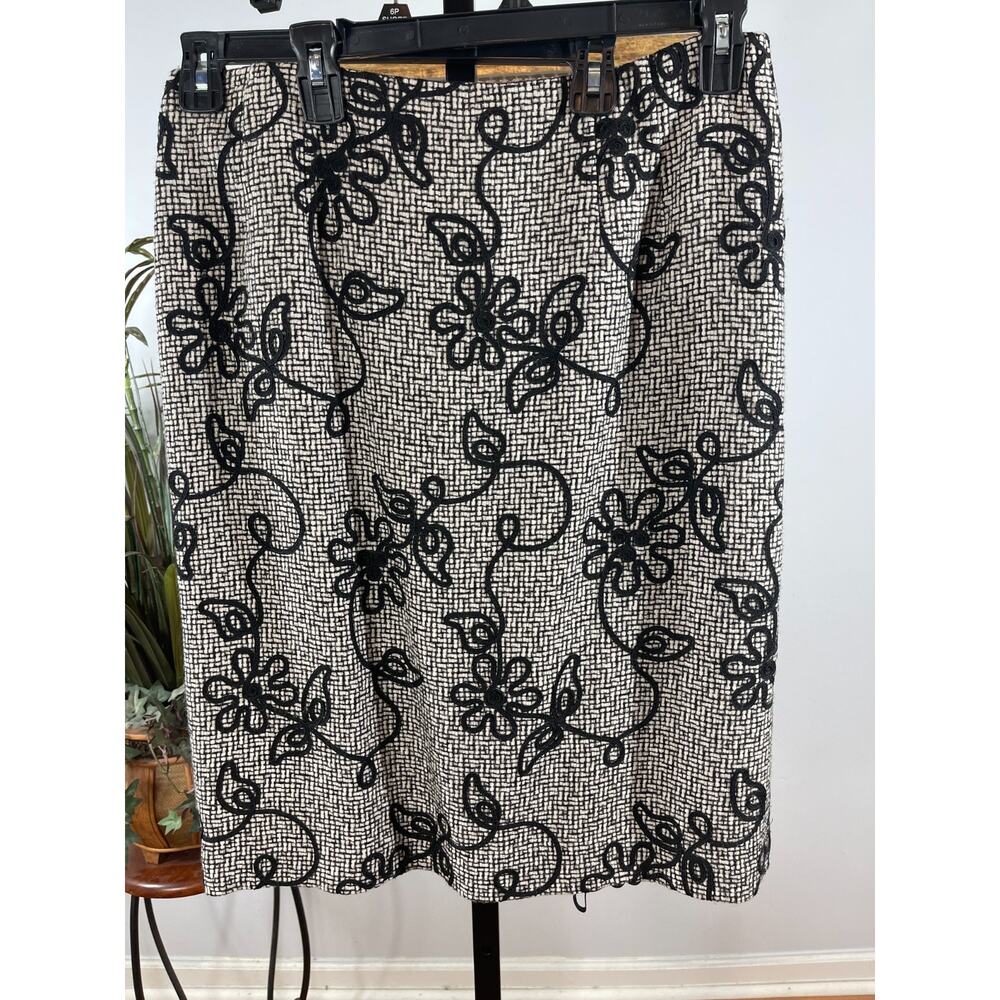 Talbots Pencil Skirt Women's Size 12 Black White Floral Print Monochromatic